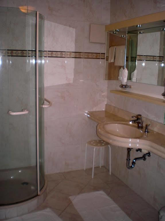 Hotel-Restaurant Hirsch Berghaupten Екстер'єр фото